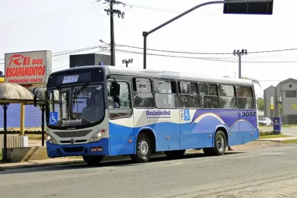Greve de &ocirc;nibus em Guaratuba? Cartazes alertam passageiros; sindicato e empresa contestam