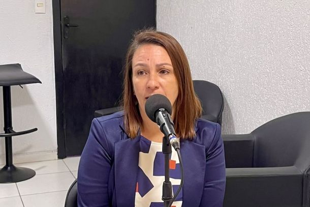 Juliana Belache secretaria de esportes de Guaratuba em entrevista a R&aacute;dio Alternativa 87.9 FM