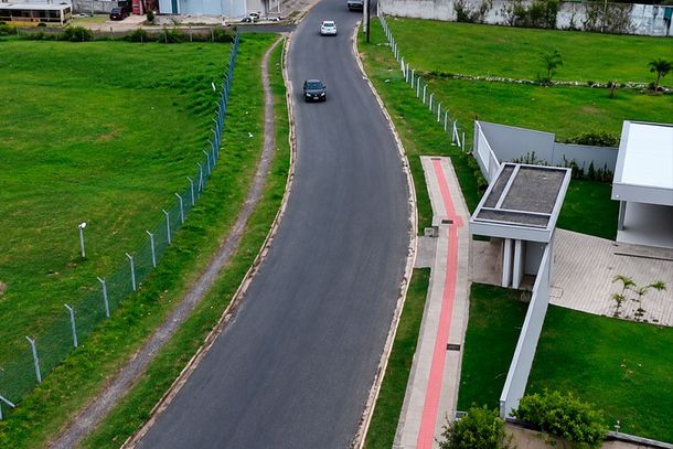Trecho que liga Pi&ccedil;arras ao Mirim, em Guaratuba, recebe pavimenta&ccedil;&atilde;o