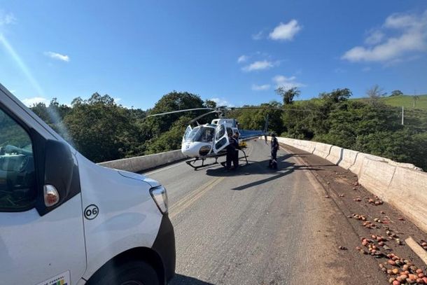 Helic&oacute;ptero foi acionado para resgatar a passageira ferida e realizar o transporte aerom&eacute;dico.
