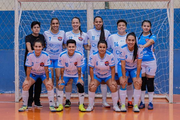 Equipe F&ecirc;nix de Arapoti - Terceiro Lugar no Torneio Regional de Futsal Feminino