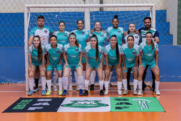 Equipe Talism&atilde; de Arapoti - Segundo lugar no Torneio Regional de Futsal Feminino