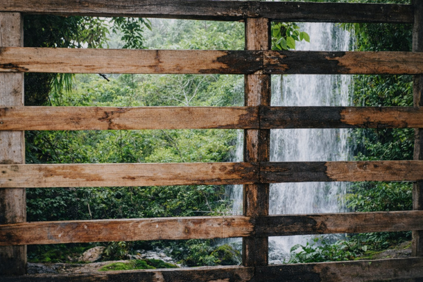 Imagem restaurada de mirante interno dentro da Mina Velha