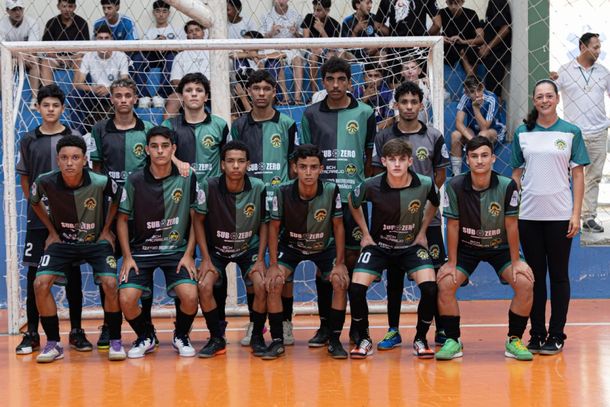Col&eacute;gio Ant&ocirc;nio Martins de Melo masculino A