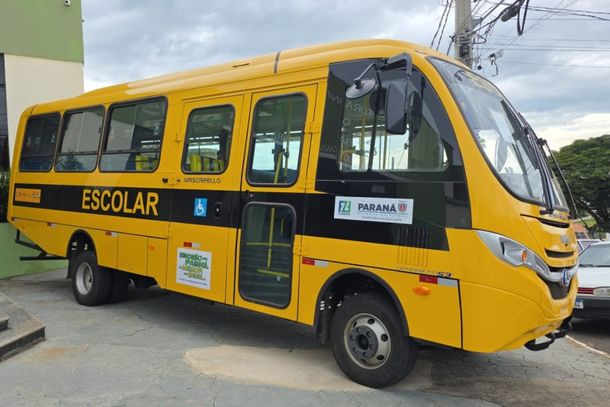 Novo &ocirc;nibus escolar j&aacute; est&aacute; em Ibaiti e passa a refor&ccedil;ar o transporte de estudantes no munic&iacute;pio.