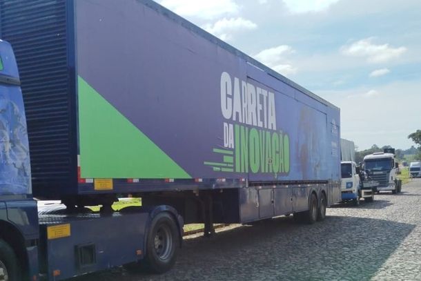Carreta da Inova&ccedil;&atilde;o leva tecnologia e experi&ecirc;ncias interativas &agrave; popula&ccedil;&atilde;o de Ibaiti.