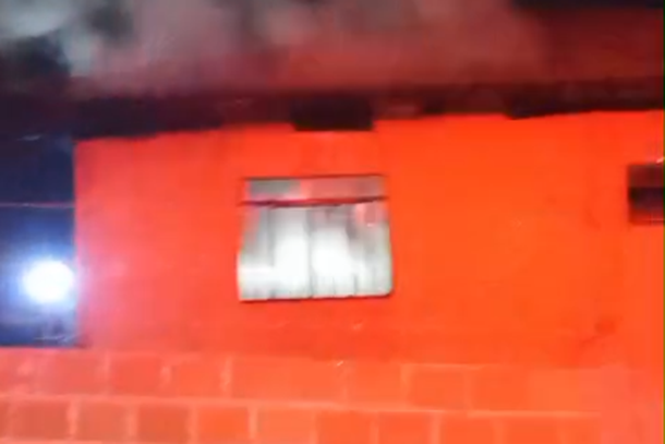 Inc&ecirc;ndio em resid&ecirc;ncia deixou uma v&iacute;tima fatal no bairro S&atilde;o Crist&oacute;v&atilde;o, em Ibaiti.