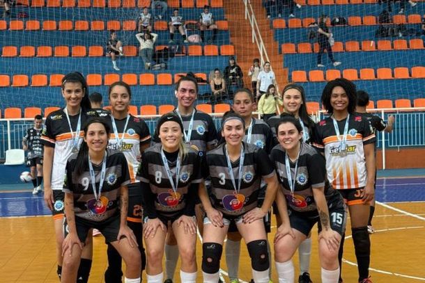 Futsal feminino de Ibaiti conquista vice-campeonato in&eacute;dito e avan&ccedil;a &agrave; fase macro dos Jogos Abertos do Paran&aacute;.