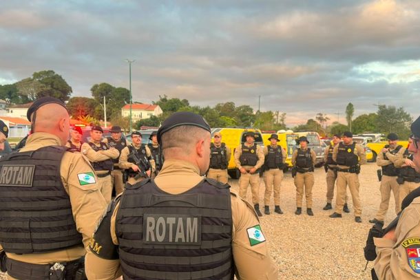 Opera&ccedil;&atilde;o Omnis refor&ccedil;ou o policiamento ostensivo na &aacute;rea do 2&ordm; BPM e resultou em pris&otilde;es, apreens&otilde;es e fiscaliza&ccedil;&otilde;es.
