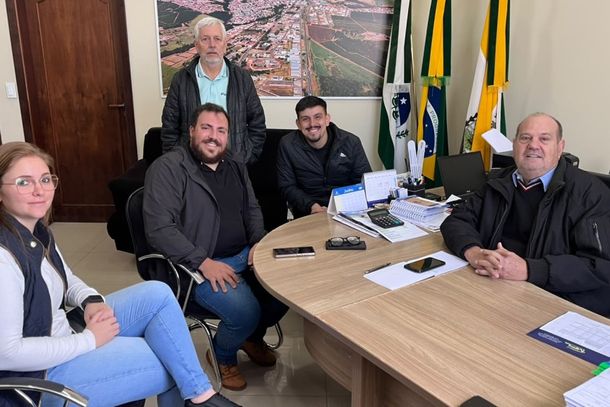 Reuni&atilde;o marcou o in&iacute;cio do planejamento para a constru&ccedil;&atilde;o de 118 casas em Ibaiti.