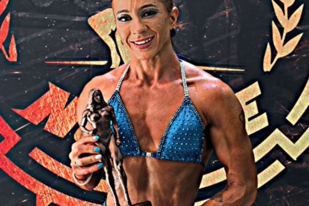 Priscila Barion celebra o resultado conquistado em Paranava&iacute;.