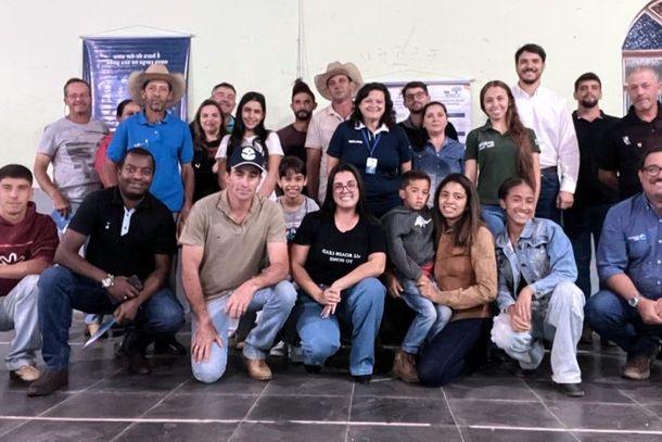 Todo mundo junto pra foto