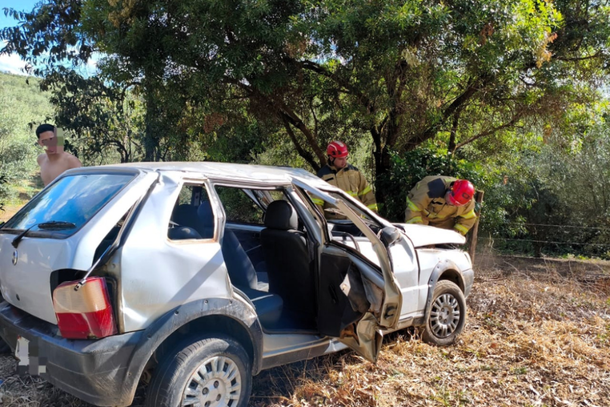 Acidente na estrada entre Ibertioga e Barbacena