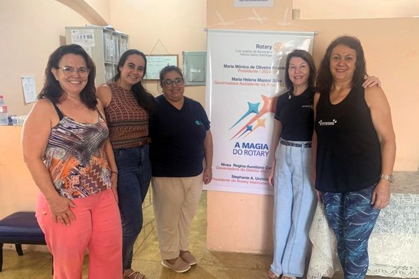 Terezinha Silva, Izabele Vargas, a coordenadora da Casa de Santanta, M&aacute;rcia de Paula; M&ocirc;nica Krambeck e Andr&eacute;ia Rodrigues