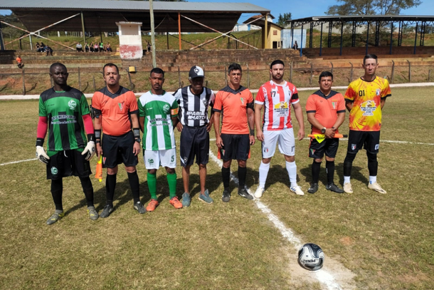 Jos&eacute; Bernardino de Andrade (camisa do Botafogo) &eacute; o homenageado do Torneio