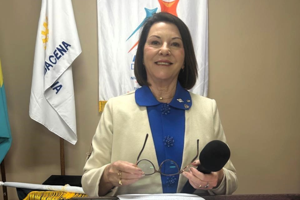 M&ocirc;nica Krambeck &eacute; reconduzida ao cargo de presidente pela terceira vez