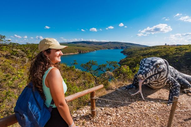 Reprodu&ccedil;&otilde;es gigantes de animais que habitam a regi&atilde;o podem ser vistas nas trilhas do Complexo