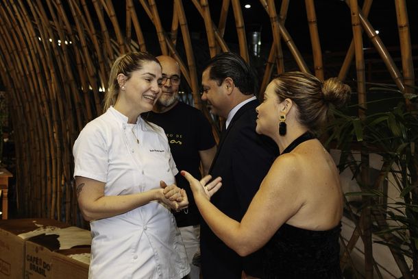 Fabi Rodrigues e B&aacute;rbara Botega