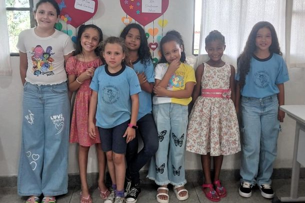 &Aacute;gatha, Ana J&uacute;lia, Cibele, Lara, Sophia, Maria e Lara