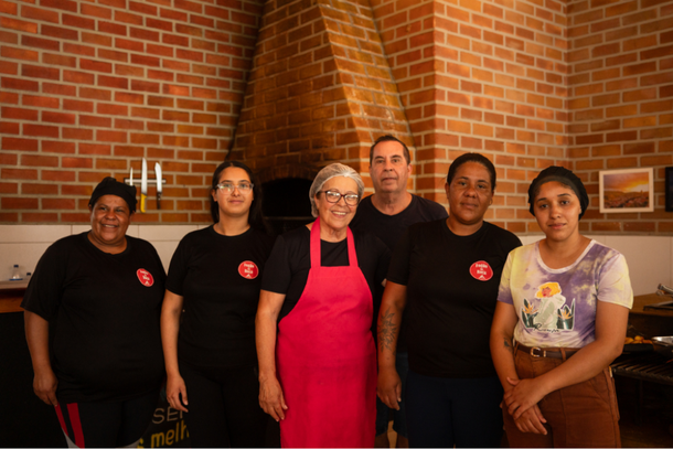 V&acirc;nia Dotti e equipe