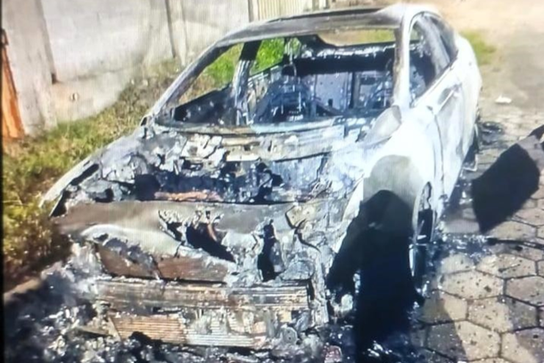 Carro indenciado em Ibertioga