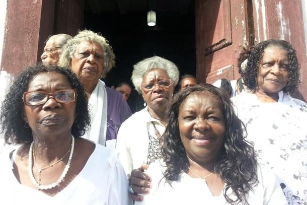 Guardi&atilde;es da festa: Nair, Nilza, Lurdes, Ana e Adalgiza, em 2015