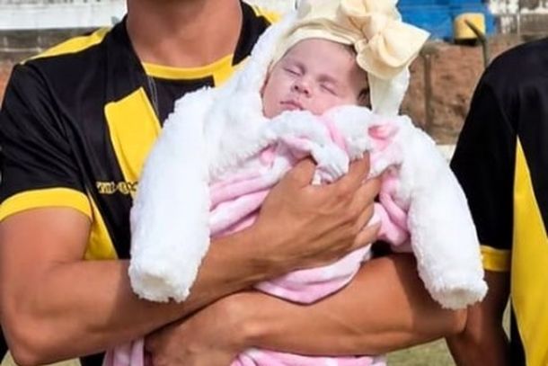 Juninho com a prima Clara