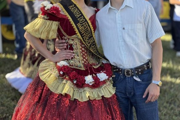 Rafaela com o namorado Arthur