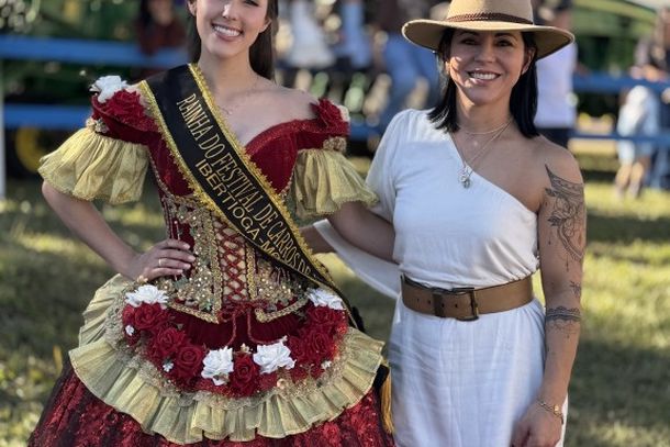 Rafaela Andretto com a m&atilde;e Daiane Rezende