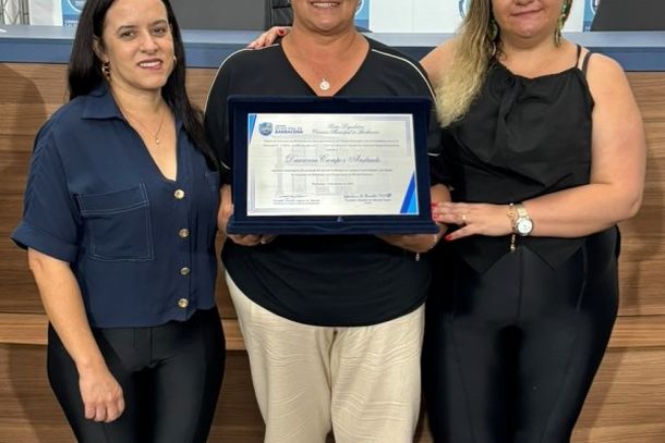 Professora de Ibertioga &eacute; homenageada em Barbacena por ensino inclusivo