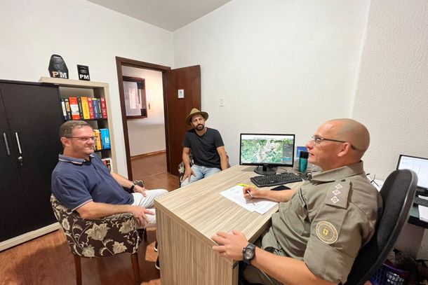 Capit&atilde;o Marcelo J&uacute;nior Montini recebeu Rafael e Eliezer.