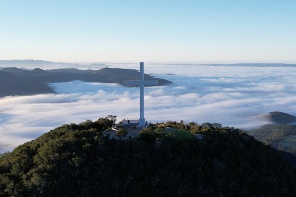 Monte da F&eacute;, um dos atrativos da Rota das Nuvens.