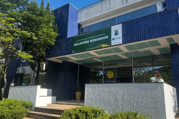 Aulas acontecem na EMEF Baldu&iacute;no Robinson.