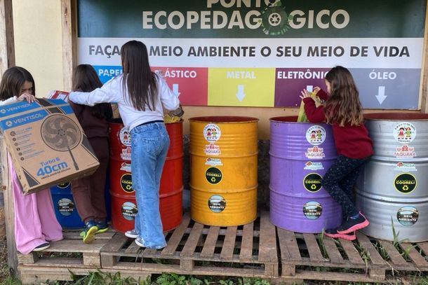 DIV Ecopontos EMEF 17 de Abril.