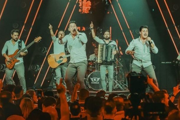 Banda Tch&ecirc; Chaleira encerra a programa&ccedil;&atilde;o no domingo.