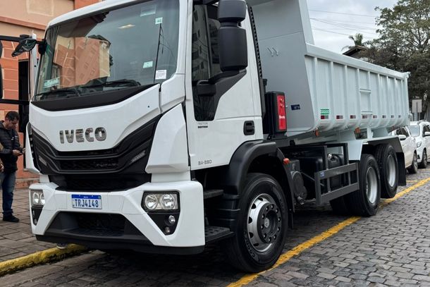 Caminh&atilde;o entregue esta semana vai refor&ccedil;ar Secretaria de Obras e Servi&ccedil;os.