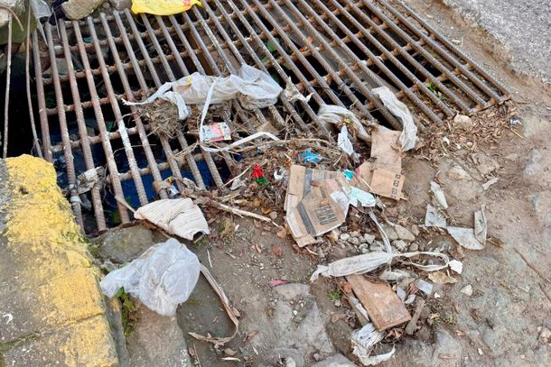 Limpeza de bueiros &eacute; feita em Taquara.
