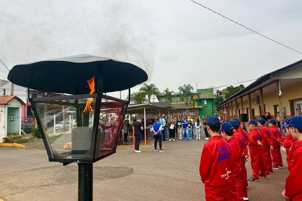 Chegada do Fogo Simb&oacute;lico abre as comemora&ccedil;&otilde;es da P&aacute;tria em Taquara.