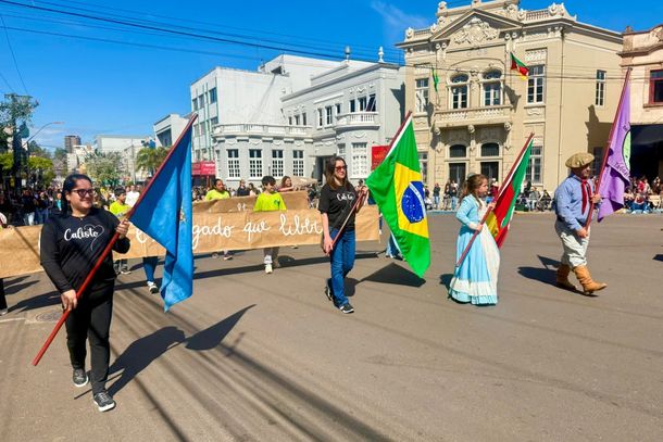 Comercializa&ccedil;&atilde;o de alimentos e bebidas ocorrer&aacute; durante o desfile de 7 de setembro.