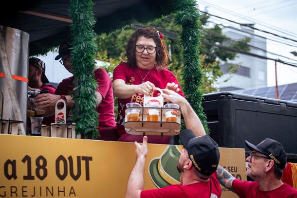 Bierwagen espalha a alegria da 37&ordf; Oktober por Tr&ecirc;s Coroas e Igrejinha neste s&aacute;bado (26)