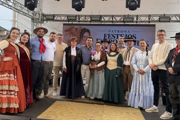 C&acirc;mara de Igrejinha entrega Pr&ecirc;mio M&eacute;rito Farroupilha durante a programa&ccedil;&atilde;o do Mateartch&ecirc;