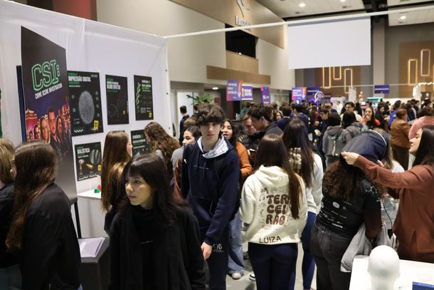 Conex&atilde;o FACCAT aproxima estudantes do ensino superior e sorteia bolsas de at&eacute; 50%