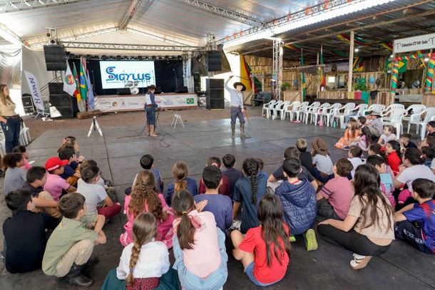 Oficinas Culturais re&uacute;nem cerca de mil crian&ccedil;as nos Festejos Farroupilhas do Paranhana