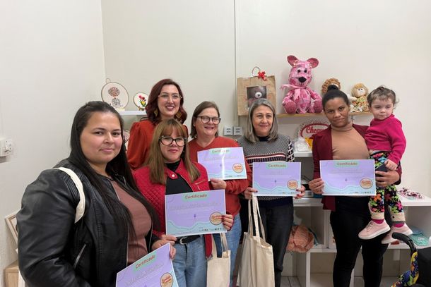 Projeto &ldquo;Bordando Caminhos&rdquo; encerra com exposi&ccedil;&atilde;o coletiva e celebra resultados obtidos