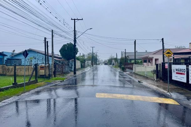 Recapeamento asf&aacute;ltico da Rua Farrapos, no bairro Santa Teresinha, &eacute; conclu&iacute;do em Taquara