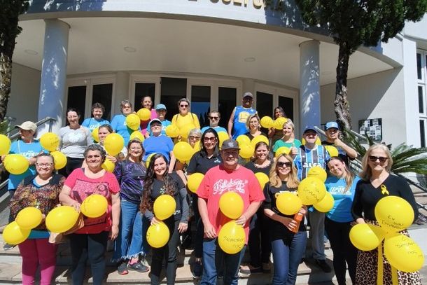 Tr&ecirc;s Coroas realiza caminhada pela valoriza&ccedil;&atilde;o da vida durante o Setembro Amarelo