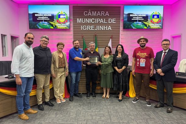 C&acirc;mara de Igrejinha entrega homenagens a tr&ecirc;s personalidades da &aacute;rea p&uacute;blica