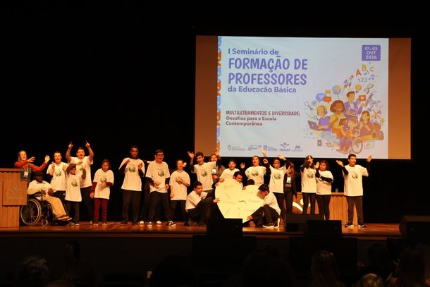 FACCAT promove debate sobre multiletramentos e diversidade na educa&ccedil;&atilde;o b&aacute;sica