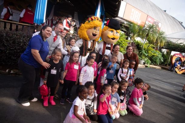 Kindertag leva divers&atilde;o e novas experi&ecirc;ncias &agrave;s crian&ccedil;as na 37&ordf; Oktoberfest de Igrejinha