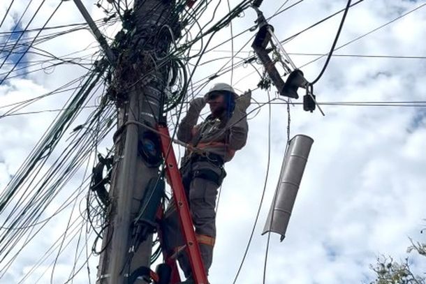 Opera&ccedil;&atilde;o Poste Limpo j&aacute; retirou quase duas toneladas de fios e cabos inativos em Taquara
